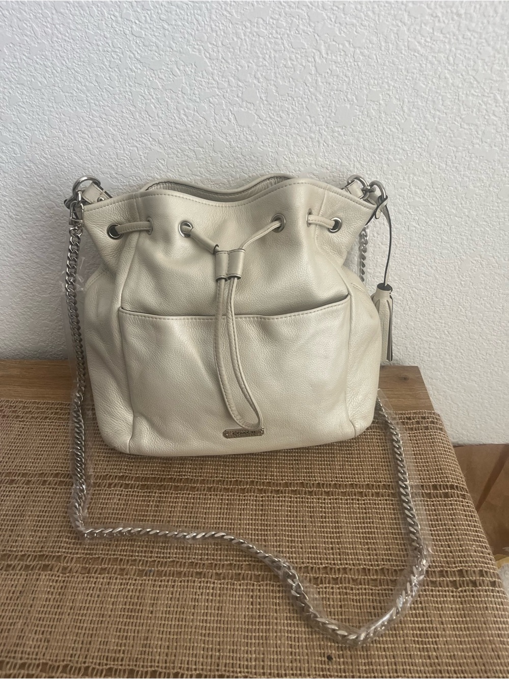 Coach Avery Pearl Leather Bucket Bag + 48" Cuban Chain Bundle